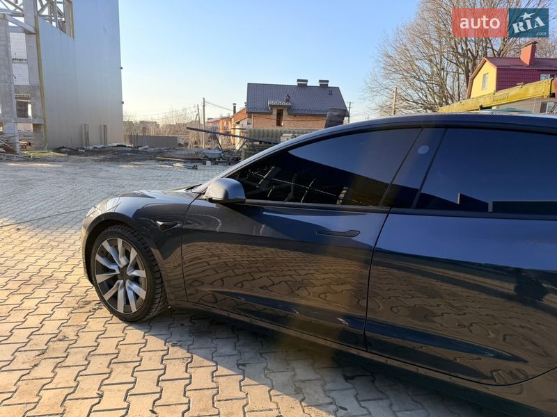 Седан Tesla Model 3 2024 в Виннице