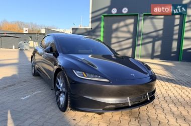 Седан Tesla Model 3 2024 в Виннице