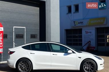Седан Tesla Model 3 2023 в Киеве