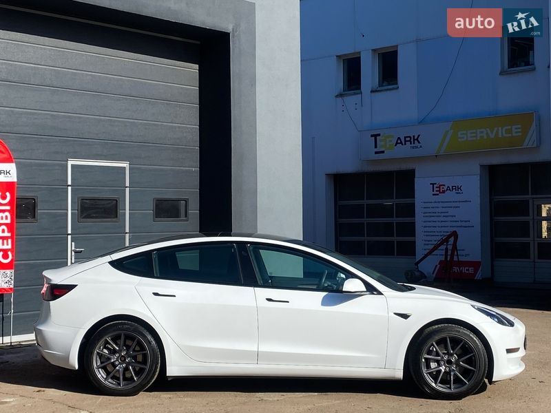 Седан Tesla Model 3 2023 в Киеве фото 11 Седан Tesla Model 3 2023 в Киеве