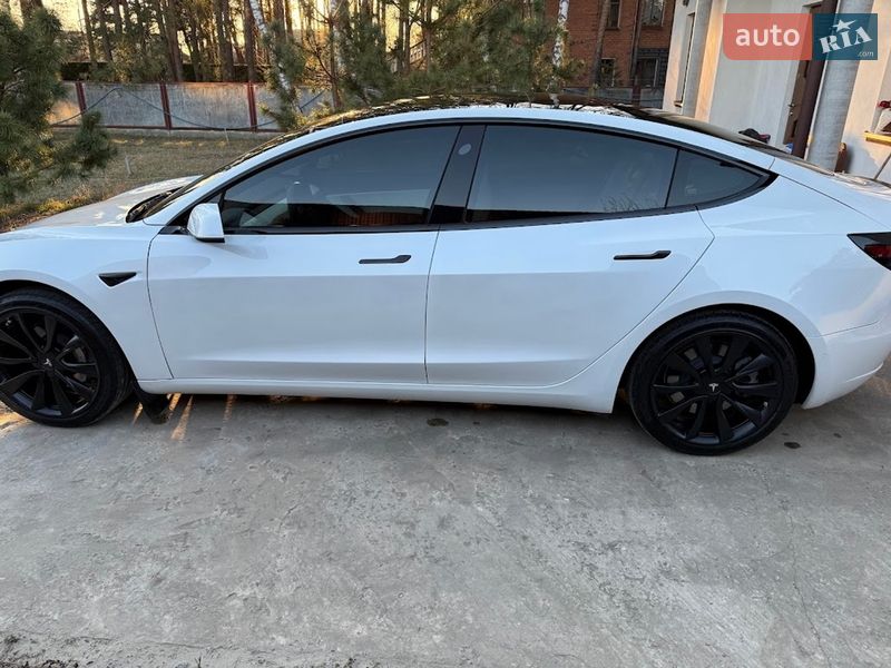 Седан Tesla Model 3 2020 в Ковелі