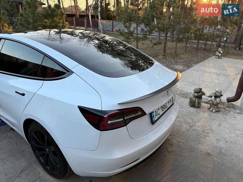 Седан Tesla Model 3 2020 в Ковелі