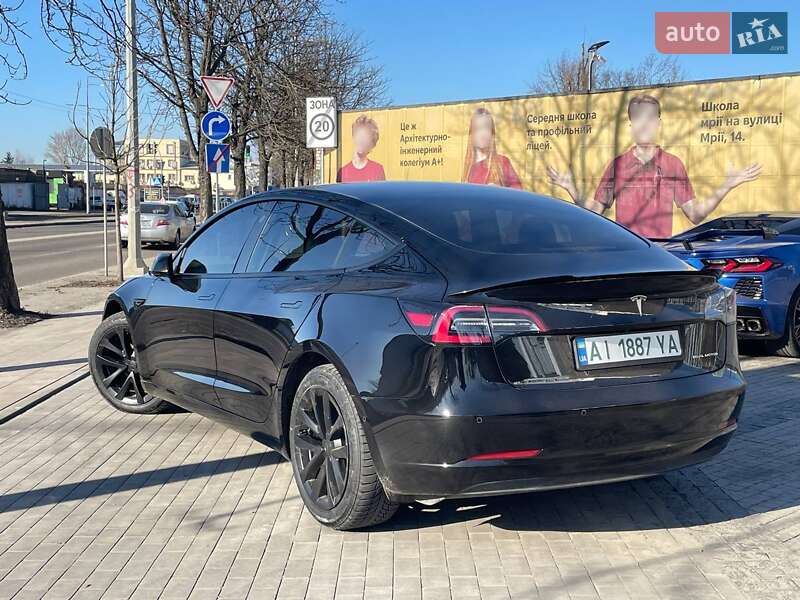 Седан Tesla Model 3 2022 в Киеве