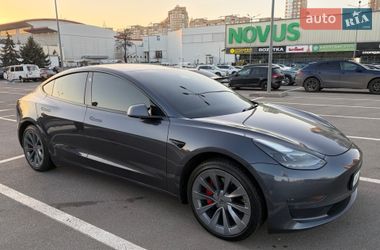 Седан Tesla Model 3 2022 в Киеве