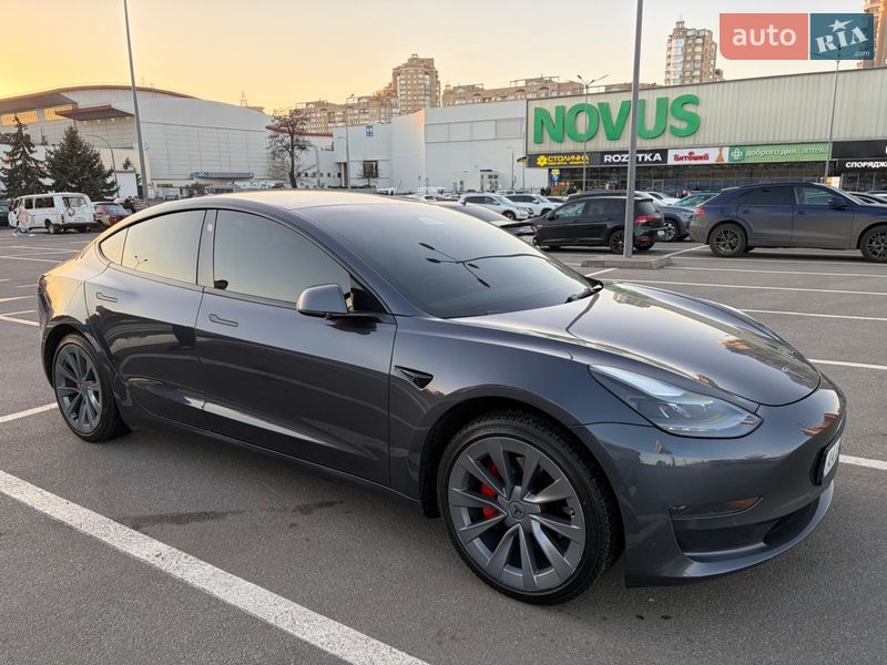 Седан Tesla Model 3 2022 в Києві