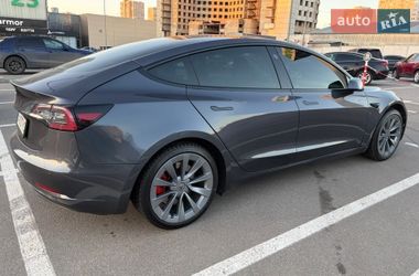 Седан Tesla Model 3 2022 в Киеве