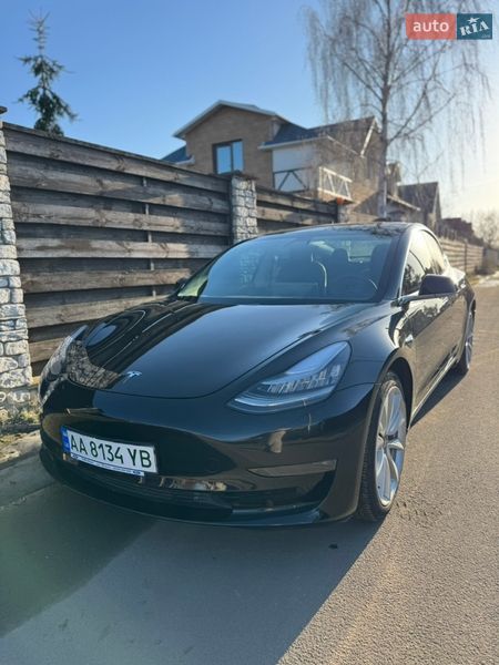 Седан Tesla Model 3 2020 в Києві