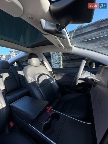 Седан Tesla Model 3 2020 в Києві