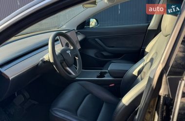 Седан Tesla Model 3 2020 в Киеве