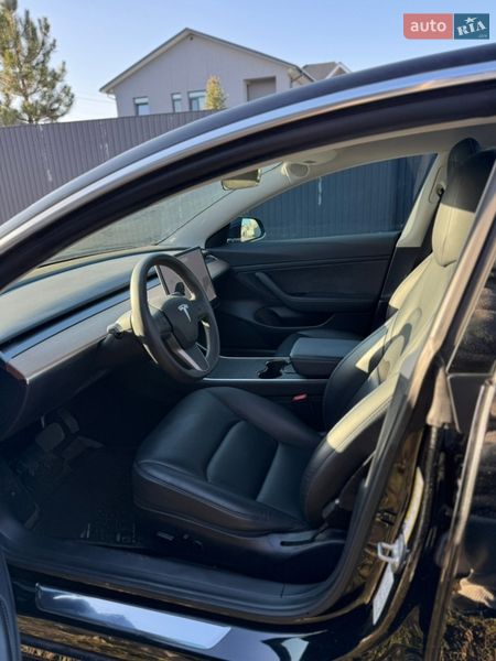 Седан Tesla Model 3 2020 в Києві