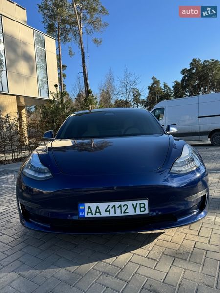 Седан Tesla Model 3 2019 в Буче