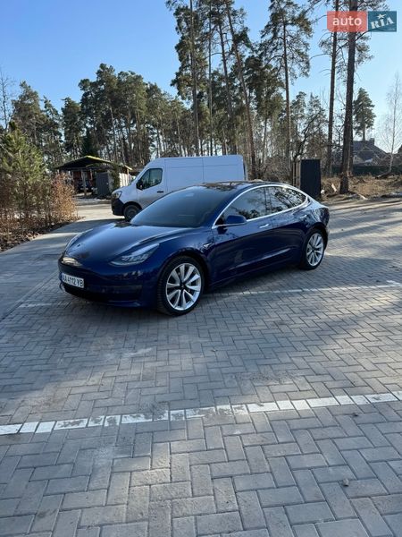 Седан Tesla Model 3 2019 в Буче