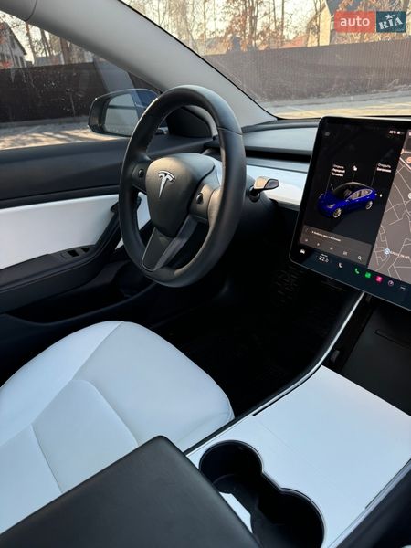 Седан Tesla Model 3 2019 в Буче
