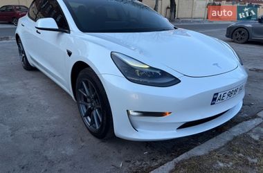 Седан Tesla Model 3 2022 в Днепре