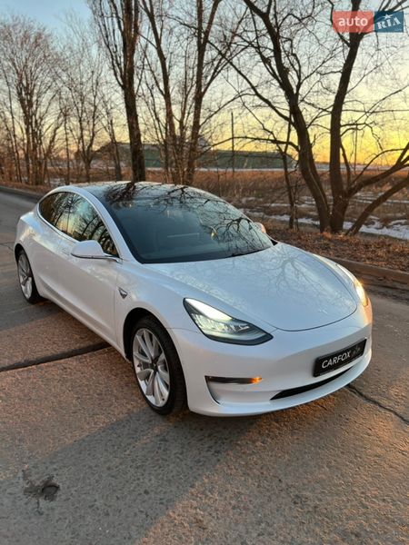 Седан Tesla Model 3 2019 в Броварах