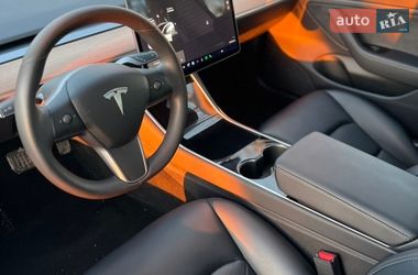 Седан Tesla Model 3 2019 в Броварах