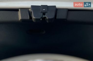 Седан Tesla Model 3 2019 в Броварах