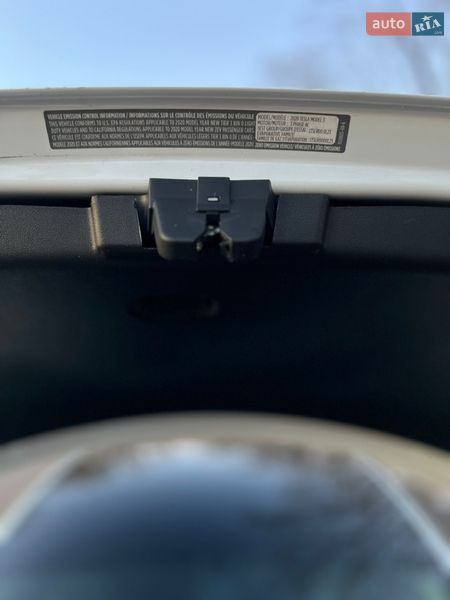 Седан Tesla Model 3 2019 в Броварах