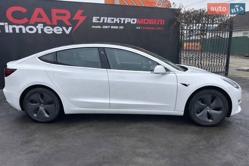 Tesla Model 3 2020