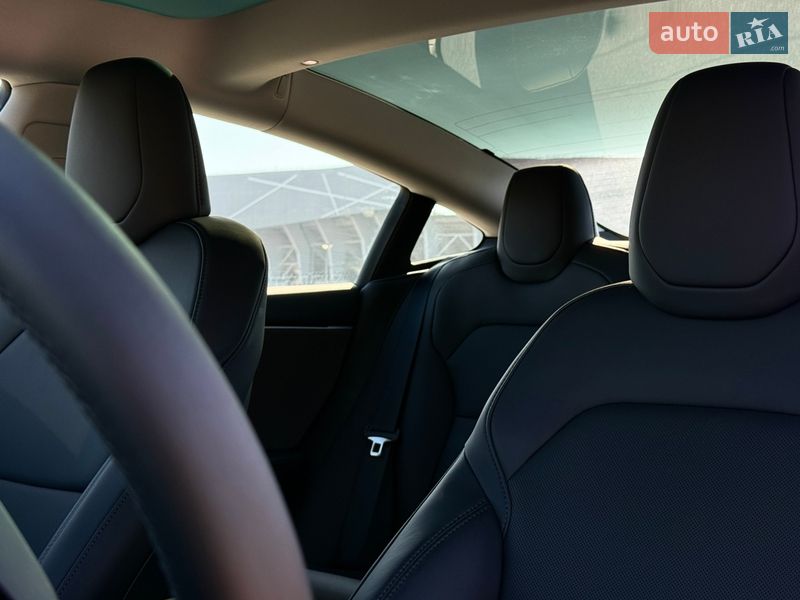 Седан Tesla Model 3 2025 в Львове фото 15 Седан Tesla Model 3 2025 в Львове