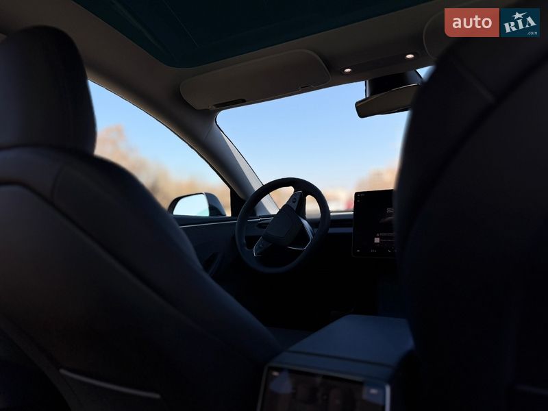 Седан Tesla Model 3 2025 в Львове фото 21 Седан Tesla Model 3 2025 в Львове
