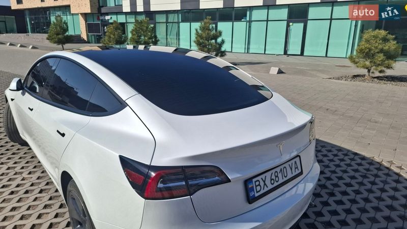 Седан Tesla Model 3 2023 в Хмельницком