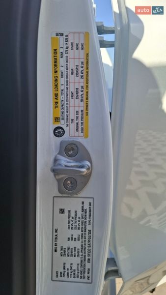 Седан Tesla Model 3 2023 в Хмельницком