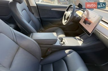 Седан Tesla Model 3 2023 в Львове