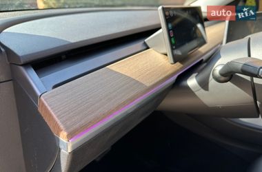 Седан Tesla Model 3 2021 в Виннице
