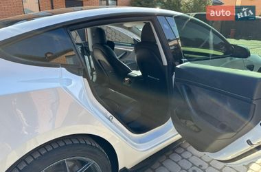 Седан Tesla Model 3 2021 в Виннице