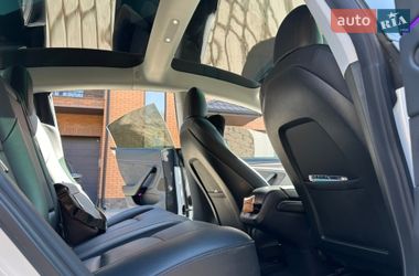 Седан Tesla Model 3 2021 в Виннице