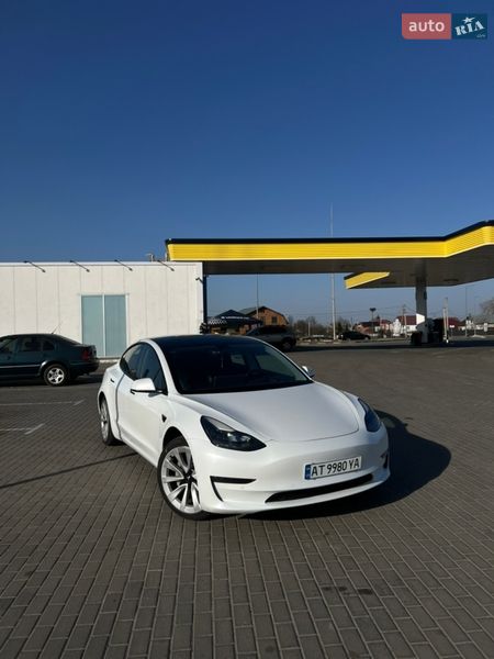 Tesla Model 3 2022