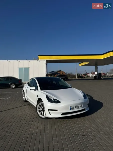 Tesla Model 3 2022