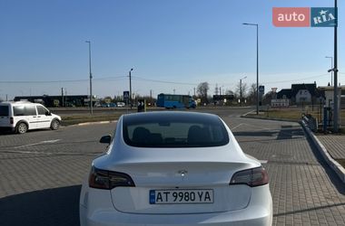Седан Tesla Model 3 2022 в Ивано-Франковске