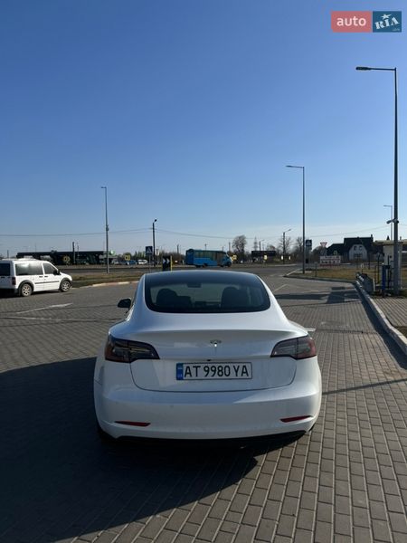 Седан Tesla Model 3 2022 в Ивано-Франковске
