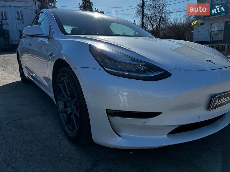 Седан Tesla Model 3 2020 в Киеве фото 4 Седан Tesla Model 3 2020 в Киеве