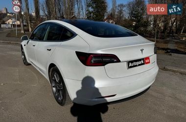 Седан Tesla Model 3 2020 в Киеве