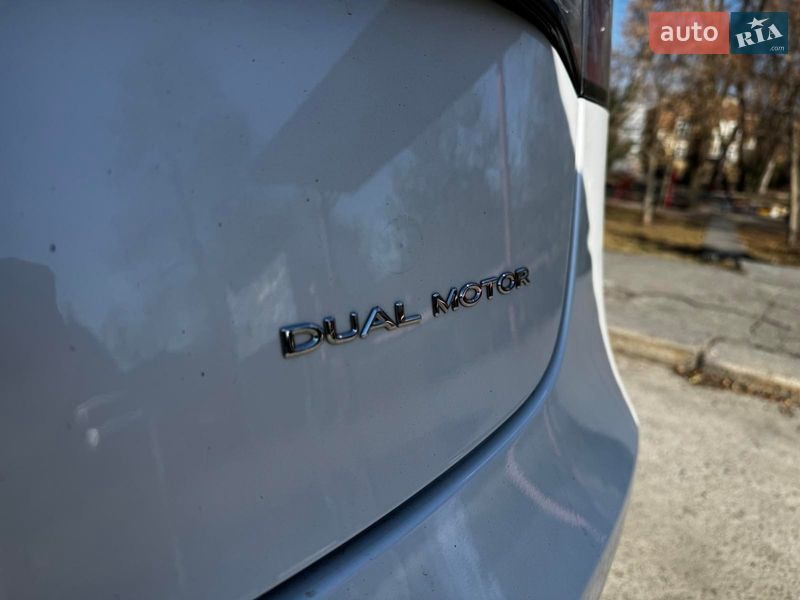 Седан Tesla Model 3 2020 в Киеве
