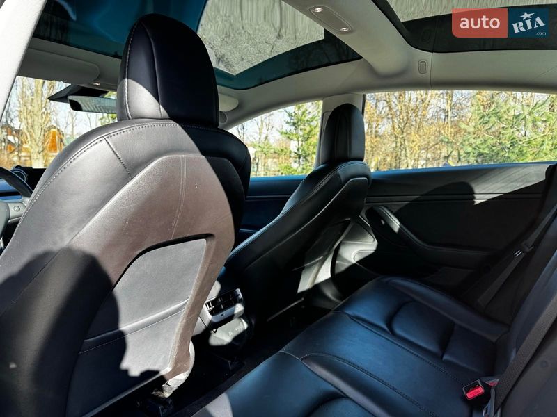 Седан Tesla Model 3 2020 в Киеве