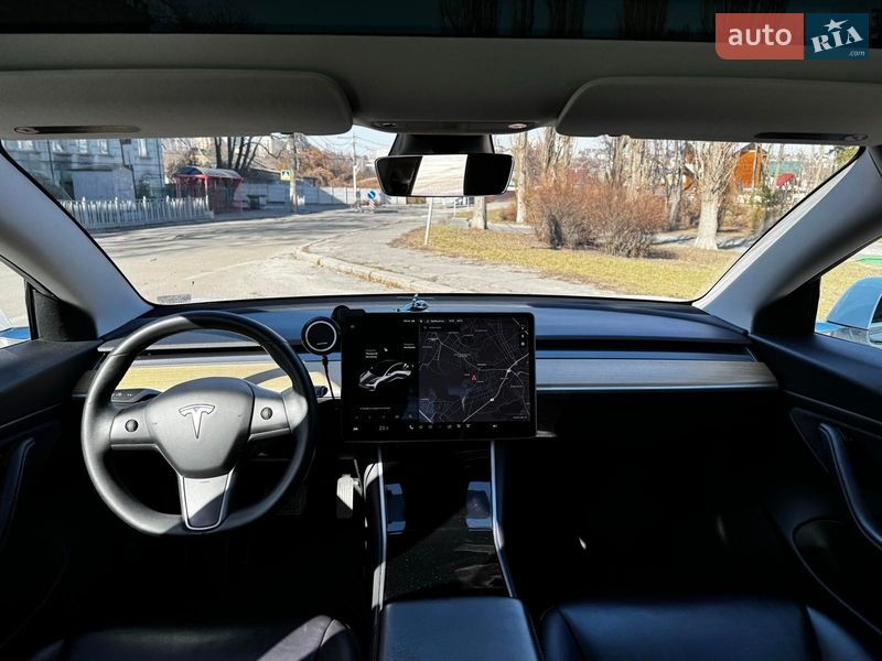 Седан Tesla Model 3 2020 в Киеве
