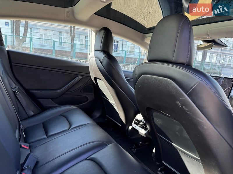 Седан Tesla Model 3 2020 в Киеве