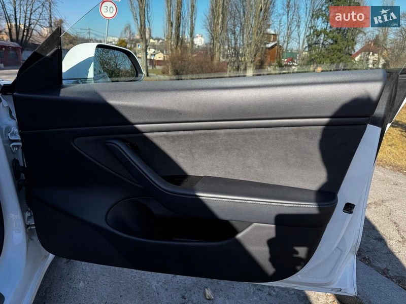Седан Tesla Model 3 2020 в Киеве фото 28 Седан Tesla Model 3 2020 в Киеве