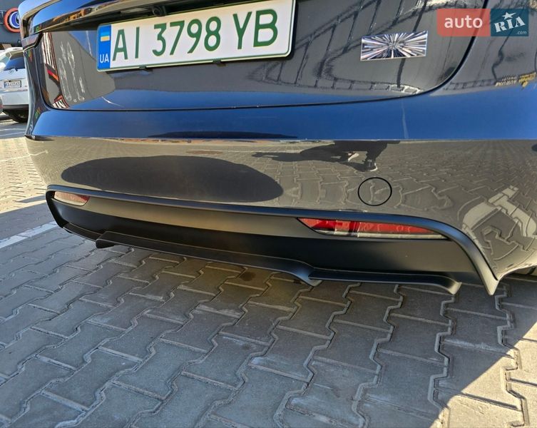 Седан Tesla Model 3 2024 в Киеве
