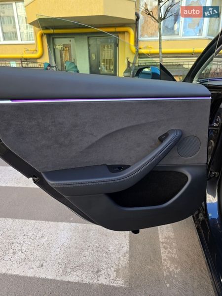Седан Tesla Model 3 2024 в Киеве