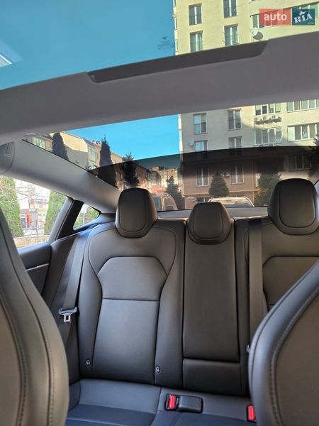 Седан Tesla Model 3 2024 в Киеве