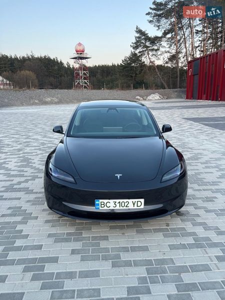 Седан Tesla Model 3 2024 в Львове
