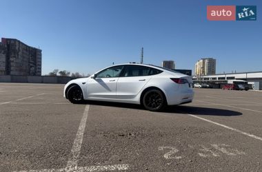 Седан Tesla Model 3 2022 в Киеве