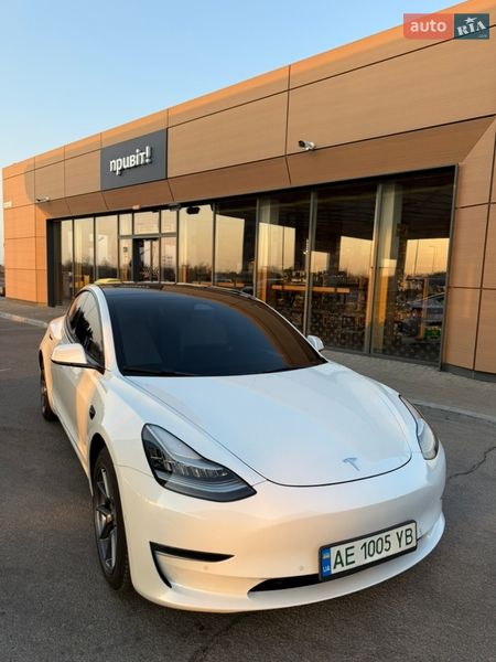 Седан Tesla Model 3 2022 в Днепре фото 3 Седан Tesla Model 3 2022 в Днепре
