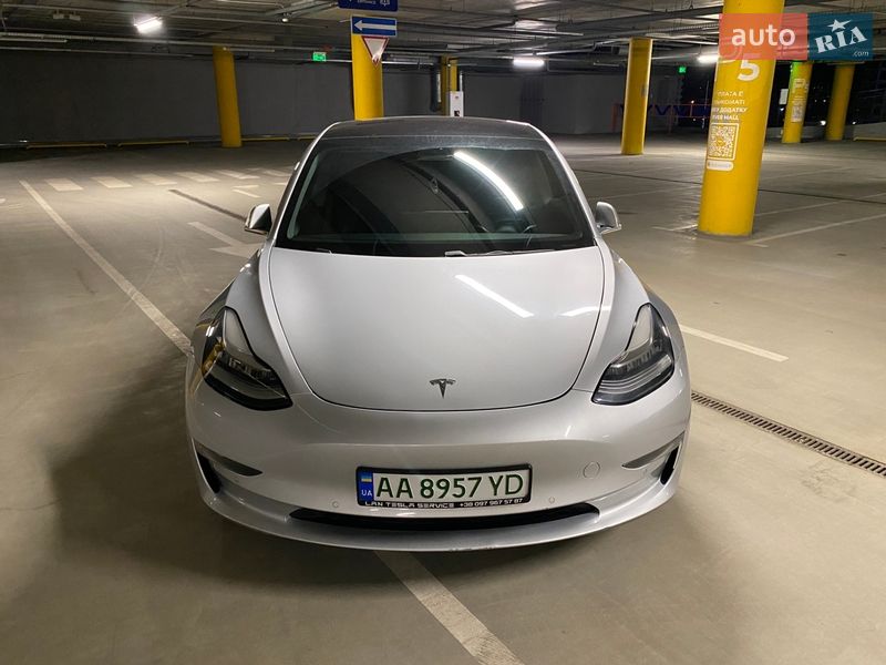 Седан Tesla Model 3 2018 в Києві