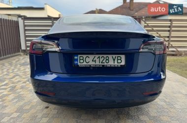 Седан Tesla Model 3 2019 в Львове